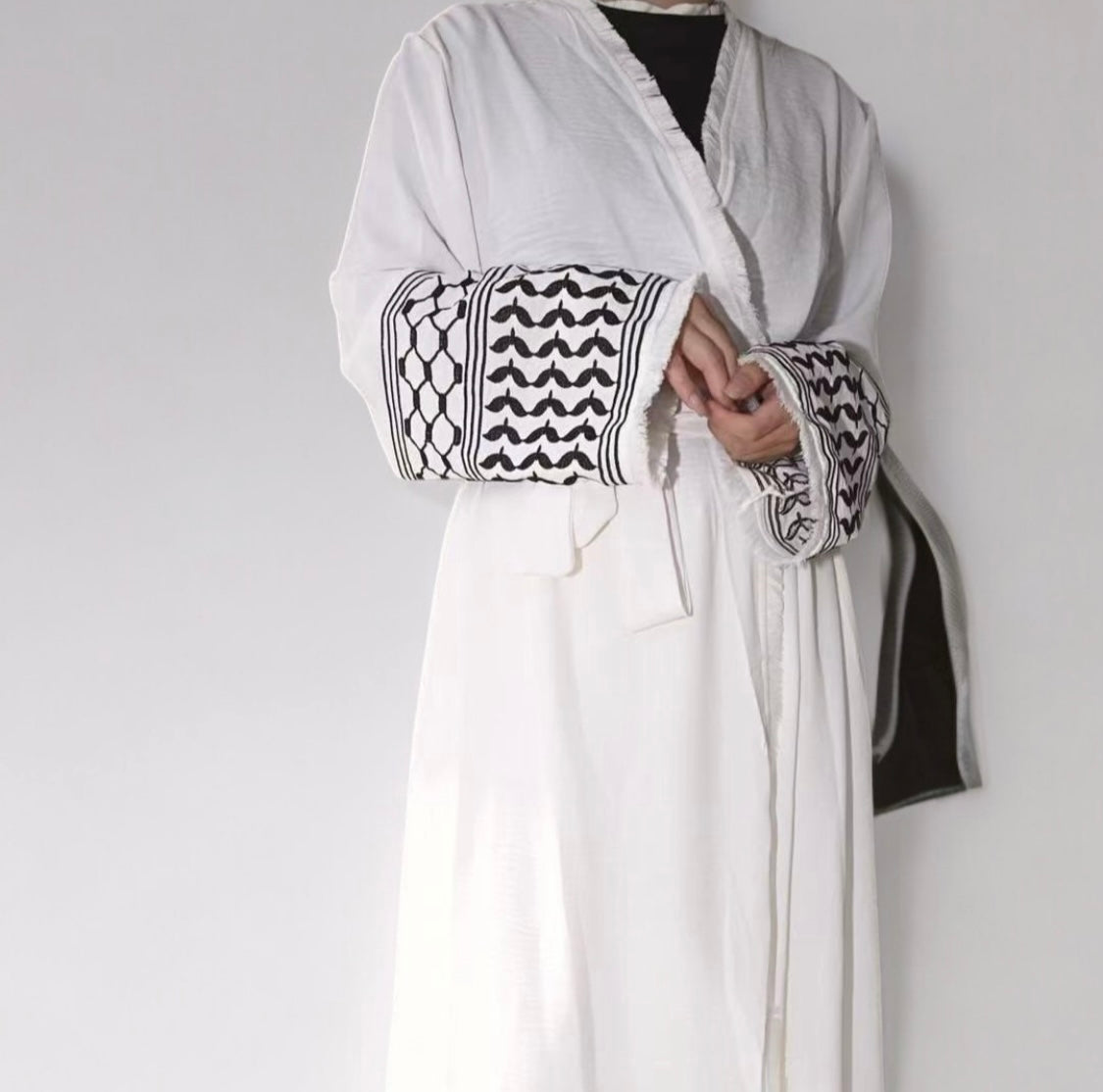 LM046 Keffiyeh Inspired Open Abaya Cardigan with Belt Tessel Kimono Robe Kuffiyah Design