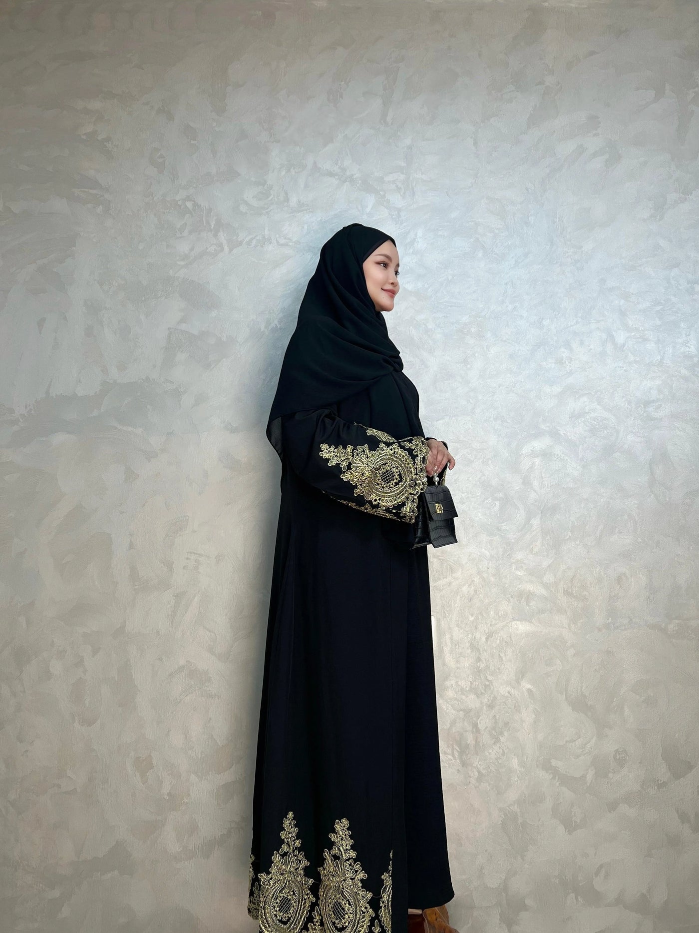 LM015 Luxury Gold Embroidery Open Abaya (Premium) - LumosModesty