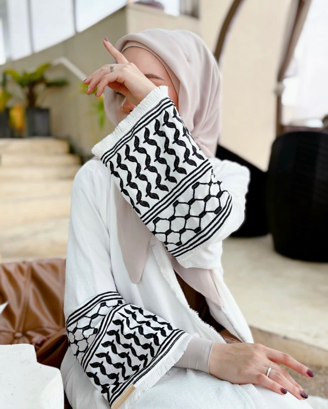 LM046 Keffiyeh Inspired Open Abaya Cardigan with Belt Tessel Kimono Robe Kuffiyah Design - LumosModesty